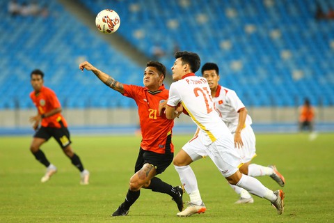 U23 Việt Nam đánh bại Timor-Leste trong trận đấu mà thủ môn phải vào sân đá tiền đạo - Ảnh 2. U23 Việt Nam đánh bại Timor-Leste trong trận đấu mà thủ môn phải vào sân đá tiền đạo - Ảnh 2.