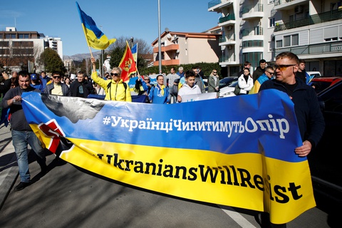 ĐỌC NHANH: Binh sĩ Ukraine và Nga giao tranh ở Kiev - Ảnh 10. ĐỌC NHANH: Binh sĩ Ukraine và Nga giao tranh ở Kiev - Ảnh 10.