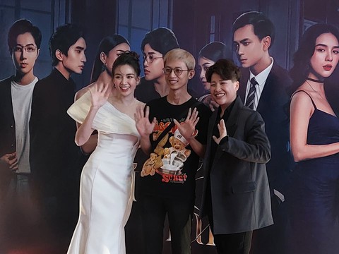 Hoàng Thùy mắc COVID-19, Lệ Quyên hoãn đêm nhạc, Kênh YouTube Hoàng Thùy Linh đoạt nút vàng - Ảnh 7. Hoàng Thùy mắc COVID-19, Lệ Quyên hoãn đêm nhạc, Kênh YouTube Hoàng Thùy Linh đoạt nút vàng - Ảnh 7.