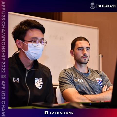 HLV tuyển U23 Thái Lan: Tôi hy vọng Việt Nam sẽ có đội hình mạnh nhất ở chung kết - Ảnh 1. HLV tuyển U23 Thái Lan: Tôi hy vọng Việt Nam sẽ có đội hình mạnh nhất ở chung kết - Ảnh 1.