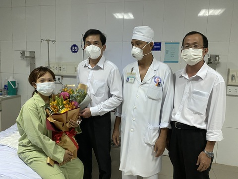 Bác sĩ của 5 chuyên khoa thức trắng đêm để cứu bệnh nhân ngưng tim - Ảnh 1. Bác sĩ của 5 chuyên khoa thức trắng đêm để cứu bệnh nhân ngưng tim - Ảnh 1.