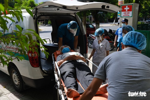 Những chiến sĩ áo trắng vừa chống dịch vừa làm thiện nguyện - Ảnh 3. Những chiến sĩ áo trắng vừa chống dịch vừa làm thiện nguyện - Ảnh 3.