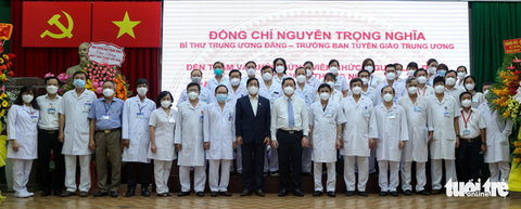 Trưởng Ban Tuyên giáo Trung ương Nguyễn Trọng Nghĩa thăm y bác sĩ tại TP.HCM - Ảnh 1. Trưởng Ban Tuyên giáo Trung ương Nguyễn Trọng Nghĩa thăm y bác sĩ tại TP.HCM - Ảnh 1.