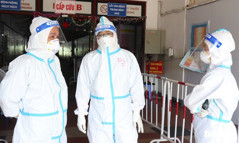 Ca COVID-19 đang cao nhất gần 5 tháng qua, TP.HCM ứng phó ra sao? - Ảnh 2. Ca COVID-19 đang cao nhất gần 5 tháng qua, TP.HCM ứng phó ra sao? - Ảnh 2.