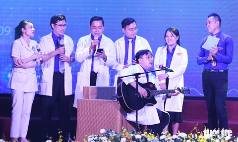 Đi tình nguyện chống dịch như lẽ thường tình - Ảnh 7. Đi tình nguyện chống dịch như lẽ thường tình - Ảnh 7.