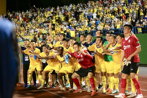 Vòng 1 V-League 2022: B.Bình Dương ngã ngựa trên sân nhà - Ảnh 3. Vòng 1 V-League 2022: B.Bình Dương ngã ngựa trên sân nhà - Ảnh 3.