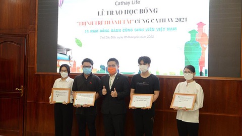 Trao 150 suất học bổng Thịnh trí thành tài cùng Cathay 2021 - Ảnh 2. Trao 150 suất học bổng Thịnh trí thành tài cùng Cathay 2021 - Ảnh 2.