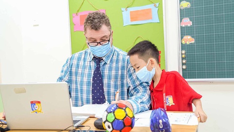 Giáo viên Royal School Phú Lâm chào đón bình thường mới với tâm thế sẵn sàng - Ảnh 5. Giáo viên Royal School Phú Lâm chào đón bình thường mới với tâm thế sẵn sàng - Ảnh 5.