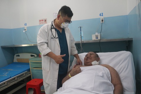 Những cuộc lội ngược dòng ngoạn mục của bệnh nhân COVID-19 - Ảnh 7. Những cuộc lội ngược dòng ngoạn mục của bệnh nhân COVID-19 - Ảnh 7.