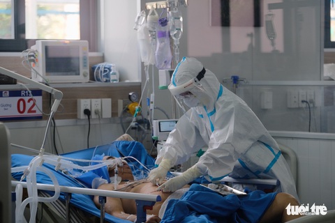 Gần 10.000 ca COVID-19 trong 24 giờ, Hà Nội tăng nóng số xã, phường vùng vàng, vùng cam - Ảnh 1. Gần 10.000 ca COVID-19 trong 24 giờ, Hà Nội tăng nóng số xã, phường vùng vàng, vùng cam - Ảnh 1.