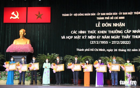 Bí thư Nguyễn Văn Nên: Lịch sử TP.HCM sẽ mãi mãi khắc ghi sự đóng góp của lực lượng y tế - Ảnh 5. Bí thư Nguyễn Văn Nên: Lịch sử TP.HCM sẽ mãi mãi khắc ghi sự đóng góp của lực lượng y tế - Ảnh 5.