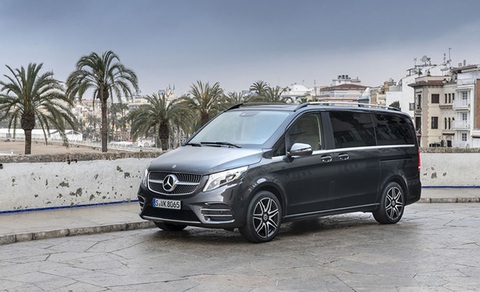 Loạt xe sang Mercedes-Benz thay đổi giá hàng trăm triệu tại Việt Nam - Ảnh 2. Loạt xe sang Mercedes-Benz thay đổi giá hàng trăm triệu tại Việt Nam - Ảnh 2.