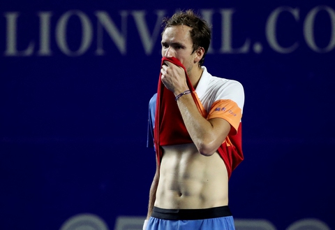 Daniil Medvedev lại mất vui vì Rafael Nadal - Ảnh 2. Daniil Medvedev lại mất vui vì Rafael Nadal - Ảnh 2.