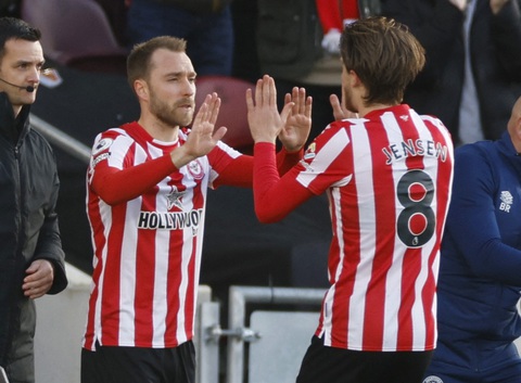 Christian Eriksen trở lại sân cỏ sau đột quỵ - Ảnh 1. Christian Eriksen trở lại sân cỏ sau đột quỵ - Ảnh 1.