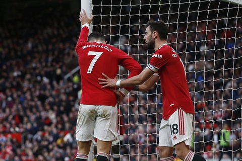 Ronaldo sút dội cột, Man Utd không thắng nổi đội áp chót Watford - Ảnh 2. Ronaldo sút dội cột, Man Utd không thắng nổi đội áp chót Watford - Ảnh 2.