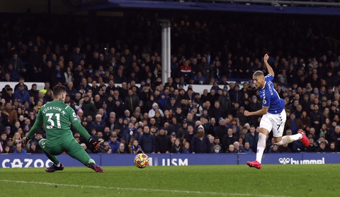 Thắng may Everton, Man City lại nới rộng cách biệt với Liverpool - Ảnh 1. Thắng may Everton, Man City lại nới rộng cách biệt với Liverpool - Ảnh 1.
