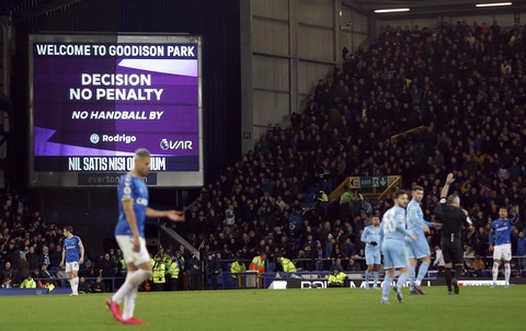 Thắng may Everton, Man City lại nới rộng cách biệt với Liverpool - Ảnh 3. Thắng may Everton, Man City lại nới rộng cách biệt với Liverpool - Ảnh 3.