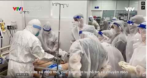 Phim tài liệu Đánh chặn: Bản hùng ca về y bác sĩ chống dịch tại TP.HCM - Ảnh 1. Phim tài liệu Đánh chặn: Bản hùng ca về y bác sĩ chống dịch tại TP.HCM - Ảnh 1.