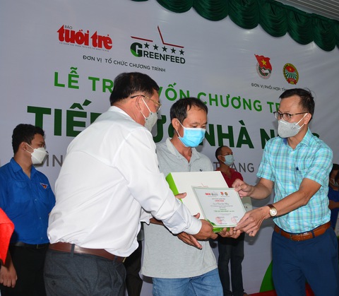 Có vốn mua gà vịt chăn thả, cuộc sống đỡ vất vả rất nhiều - Ảnh 1. Có vốn mua gà vịt chăn thả, cuộc sống đỡ vất vả rất nhiều - Ảnh 1.