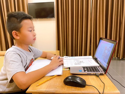 Nhiều trường ở Hà Nội lại tạm ngừng cho học sinh học trực tiếp từ 28-2 - Ảnh 1. Nhiều trường ở Hà Nội lại tạm ngừng cho học sinh học trực tiếp từ 28-2 - Ảnh 1.