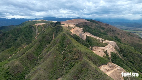 Cận cảnh núi Chín Khúc ở Nha Trang bị băm đứt từng khúc để làm đô thị, biệt thự - Ảnh 9. Cận cảnh núi Chín Khúc ở Nha Trang bị băm đứt từng khúc để làm đô thị, biệt thự - Ảnh 9.