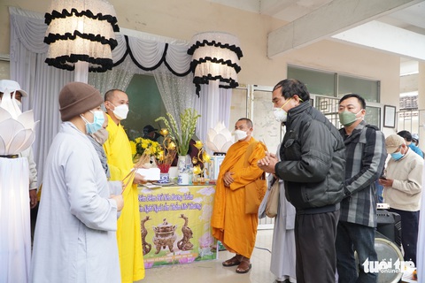 Những hình ảnh nhói lòng bên trong trong nhà tang lễ ở Hội An - Ảnh 6. Những hình ảnh nhói lòng bên trong trong nhà tang lễ ở Hội An - Ảnh 6.