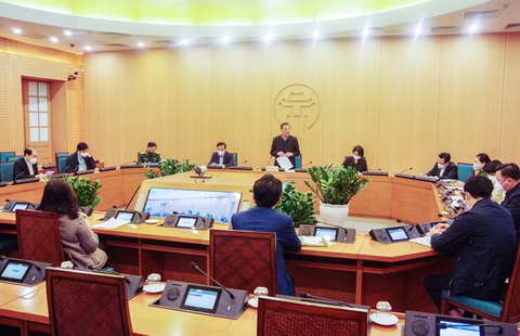 Hà Nội họp bàn chống dịch: Dự báo số ca COVID-19 còn tăng cao - Ảnh 2. Hà Nội họp bàn chống dịch: Dự báo số ca COVID-19 còn tăng cao - Ảnh 2.
