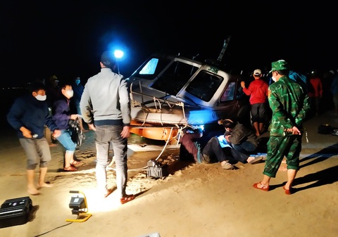 Tìm thấy thêm thi thể bé gái trong vụ lật ca nô, còn 1 cháu mất tích - Ảnh 1. Tìm thấy thêm thi thể bé gái trong vụ lật ca nô, còn 1 cháu mất tích - Ảnh 1.