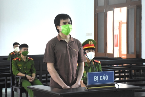 Chở 11 người Trung Quốc nhập cảnh trái phép, tài xế lãnh 9 năm tù - Ảnh 1. Chở 11 người Trung Quốc nhập cảnh trái phép, tài xế lãnh 9 năm tù - Ảnh 1.