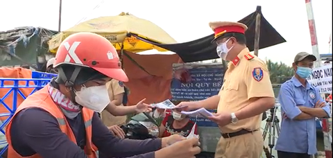 Tin tức sáng 23-12: Một năm phạt 2,8 triệu người vi phạm giao thông; Sắp khai thác thử metro TP.HCM - Ảnh 1. Tin tức sáng 23-12: Một năm phạt 2,8 triệu người vi phạm giao thông; Sắp khai thác thử metro TP.HCM - Ảnh 1.
