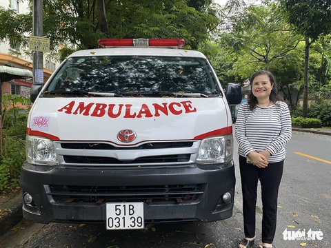 Bán đất mua xe cứu thương chuyên chở bệnh nhân - Ảnh 2. Bán đất mua xe cứu thương chuyên chở bệnh nhân - Ảnh 2.