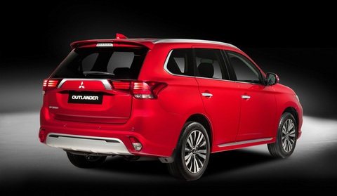 Mitsubishi Outlander 2022 ra mắt tại Việt Nam, giá không đổi, cạnh tranh Honda CR-V - Ảnh 4. Mitsubishi Outlander 2022 ra mắt tại Việt Nam, giá không đổi, cạnh tranh Honda CR-V - Ảnh 4.