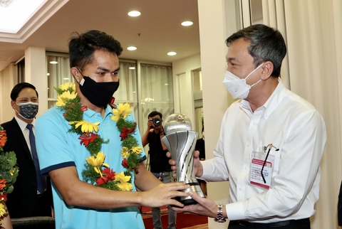 Tran Quoc tuan ngay 28-2 1(Read-Only) Tran Quoc tuan ngay 28-2 1(Read-Only)