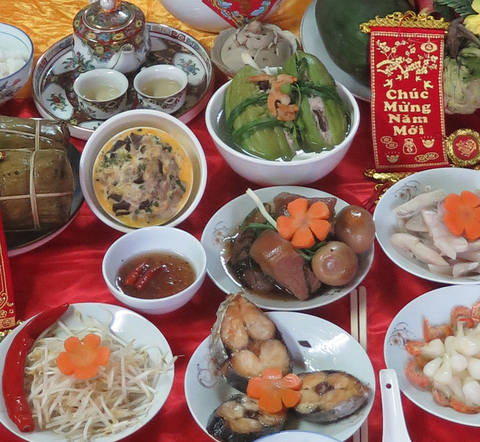 Trăm ngàn món Tết, từ thịt kho hột vịt bánh chưng bánh tét đến pa pỉnh tộc, za zá xa xôi - Ảnh 3. Trăm ngàn món Tết, từ thịt kho hột vịt bánh chưng bánh tét đến pa pỉnh tộc, za zá xa xôi - Ảnh 3.