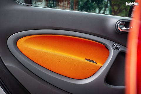 Nữ doanh nhân 9x Hà Thành: ‘Thích dùng Smart ForTwo dù sở hữu cả xe sang BMW, Lexus và Porsche’ - Ảnh 18. Nữ doanh nhân 9x Hà Thành: ‘Thích dùng Smart ForTwo dù sở hữu cả xe sang BMW, Lexus và Porsche’ - Ảnh 18.