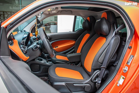Nữ doanh nhân 9x Hà Thành: ‘Thích dùng Smart ForTwo dù sở hữu cả xe sang BMW, Lexus và Porsche’ - Ảnh 6. Nữ doanh nhân 9x Hà Thành: ‘Thích dùng Smart ForTwo dù sở hữu cả xe sang BMW, Lexus và Porsche’ - Ảnh 6.