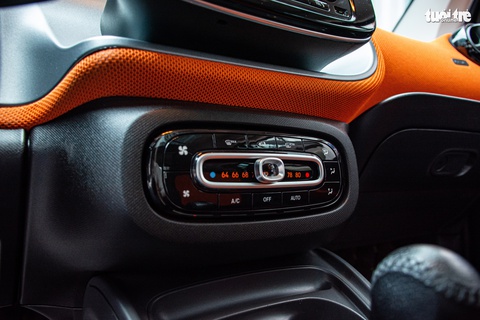 Nữ doanh nhân 9x Hà Thành: ‘Thích dùng Smart ForTwo dù sở hữu cả xe sang BMW, Lexus và Porsche’ - Ảnh 9. Nữ doanh nhân 9x Hà Thành: ‘Thích dùng Smart ForTwo dù sở hữu cả xe sang BMW, Lexus và Porsche’ - Ảnh 9.