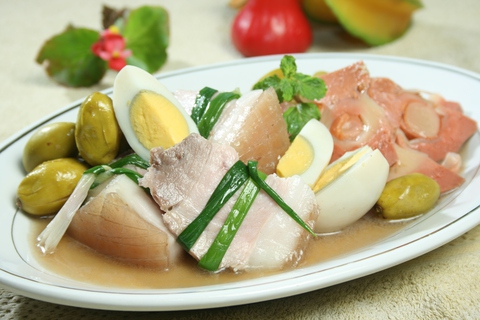 Trăm ngàn món Tết, từ thịt kho hột vịt bánh chưng bánh tét đến pa pỉnh tộc, za zá xa xôi - Ảnh 4. Trăm ngàn món Tết, từ thịt kho hột vịt bánh chưng bánh tét đến pa pỉnh tộc, za zá xa xôi - Ảnh 4.