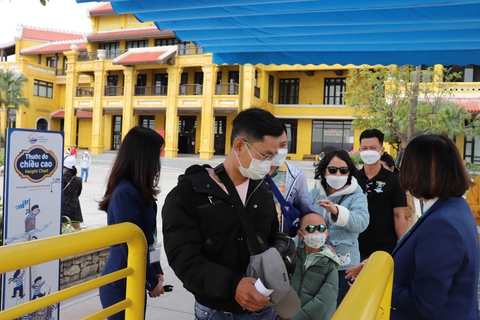 Quảng Ninh đặt mục tiêu đón 9,5 triệu lượt khách trong năm 2022 - Ảnh 2. Quảng Ninh đặt mục tiêu đón 9,5 triệu lượt khách trong năm 2022 - Ảnh 2.