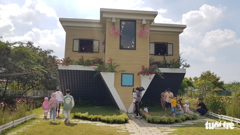 Giới trẻ về sống ảo ở ‘vùng đất sắc màu’ giảm mạnh - Ảnh 2. Giới trẻ về sống ảo ở ‘vùng đất sắc màu’ giảm mạnh - Ảnh 2.