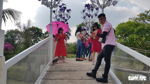 Giới trẻ về sống ảo ở ‘vùng đất sắc màu’ giảm mạnh - Ảnh 6. Giới trẻ về sống ảo ở ‘vùng đất sắc màu’ giảm mạnh - Ảnh 6.