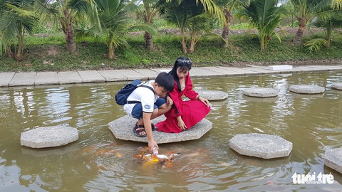 Giới trẻ về sống ảo ở ‘vùng đất sắc màu’ giảm mạnh - Ảnh 8. Giới trẻ về sống ảo ở ‘vùng đất sắc màu’ giảm mạnh - Ảnh 8.