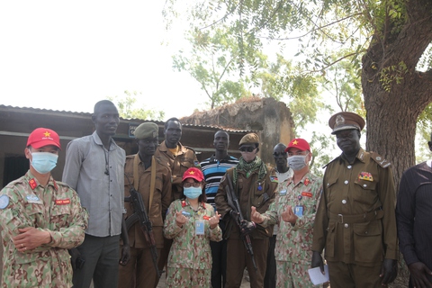 Lực lượng Mũ nồi xanh Việt mang mùa xuân ấm áp đến với tù nhân ở Nam Sudan - Ảnh 2. Lực lượng Mũ nồi xanh Việt mang mùa xuân ấm áp đến với tù nhân ở Nam Sudan - Ảnh 2.