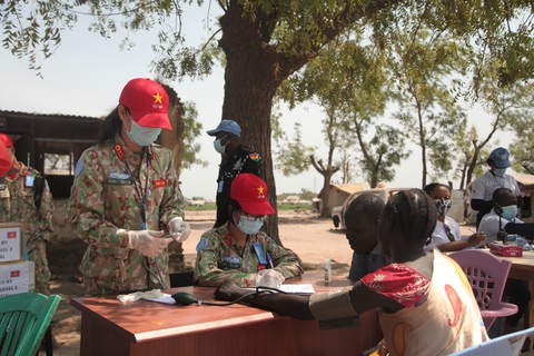 Lực lượng Mũ nồi xanh Việt mang mùa xuân ấm áp đến với tù nhân ở Nam Sudan - Ảnh 3. Lực lượng Mũ nồi xanh Việt mang mùa xuân ấm áp đến với tù nhân ở Nam Sudan - Ảnh 3.
