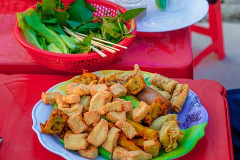 Quán chay giữa ruộng ở Cần Thơ thu hút giới trẻ dịp Tết - Ảnh 3. Quán chay giữa ruộng ở Cần Thơ thu hút giới trẻ dịp Tết - Ảnh 3.