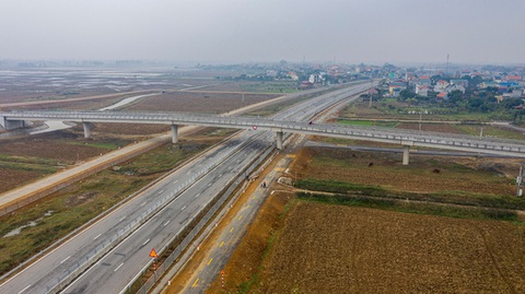 Tin theo Google Maps, bị dẫn vào đường cụt thay vì vào cao tốc mới thông xe - Ảnh 1. Tin theo Google Maps, bị dẫn vào đường cụt thay vì vào cao tốc mới thông xe - Ảnh 1.