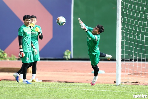 U23 Việt Nam làm quen thời tiết nắng nóng tại Bình Dương - Ảnh 7. U23 Việt Nam làm quen thời tiết nắng nóng tại Bình Dương - Ảnh 7.