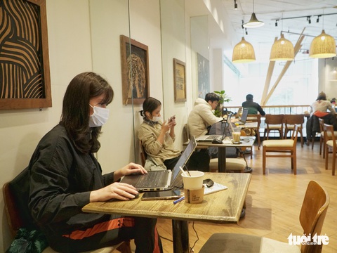 Toàn Hà Nội gần như xanh, dù mỗi ngày vẫn hơn 2.500 ca COVID-19 - Ảnh 1. Toàn Hà Nội gần như xanh, dù mỗi ngày vẫn hơn 2.500 ca COVID-19 - Ảnh 1.