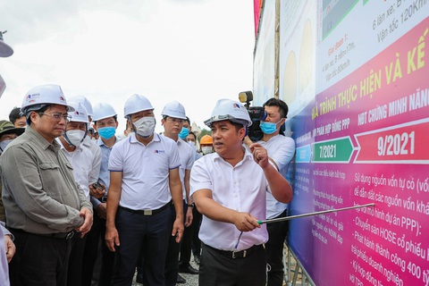 Thủ tướng kiểm tra thi công tuyến cao tốc Bắc - Nam ngay đầu xuân - Ảnh 6. Thủ tướng kiểm tra thi công tuyến cao tốc Bắc - Nam ngay đầu xuân - Ảnh 6.