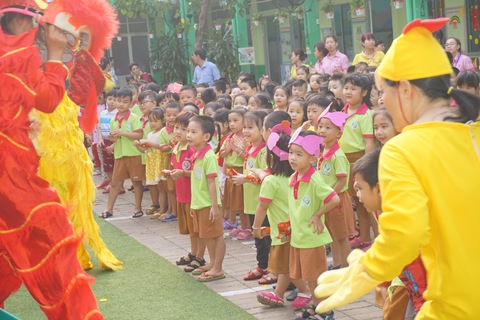 Học sinh mầm non ở TP.HCM sẽ đi học trực tiếp như thế nào? - Ảnh 1. Học sinh mầm non ở TP.HCM sẽ đi học trực tiếp như thế nào? - Ảnh 1.
